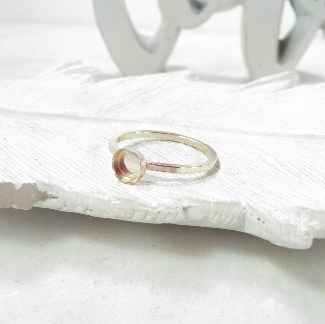 side view gold square band