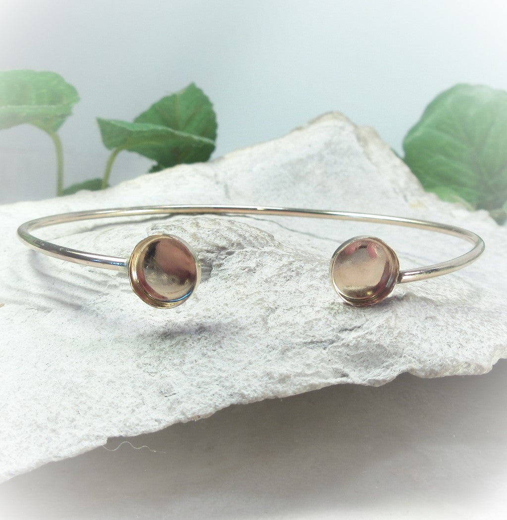 gold bezel cup bracelet setting