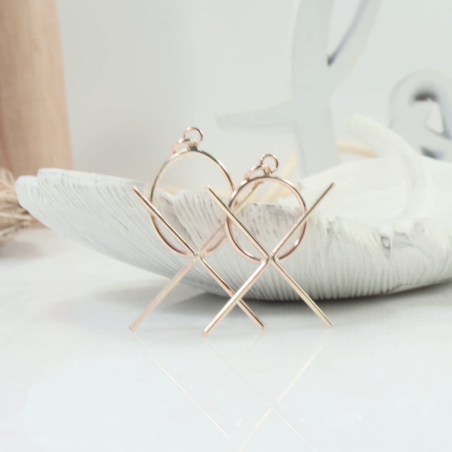 Raw Gemstone Pendant Setting - Circle, Choose Your Metal