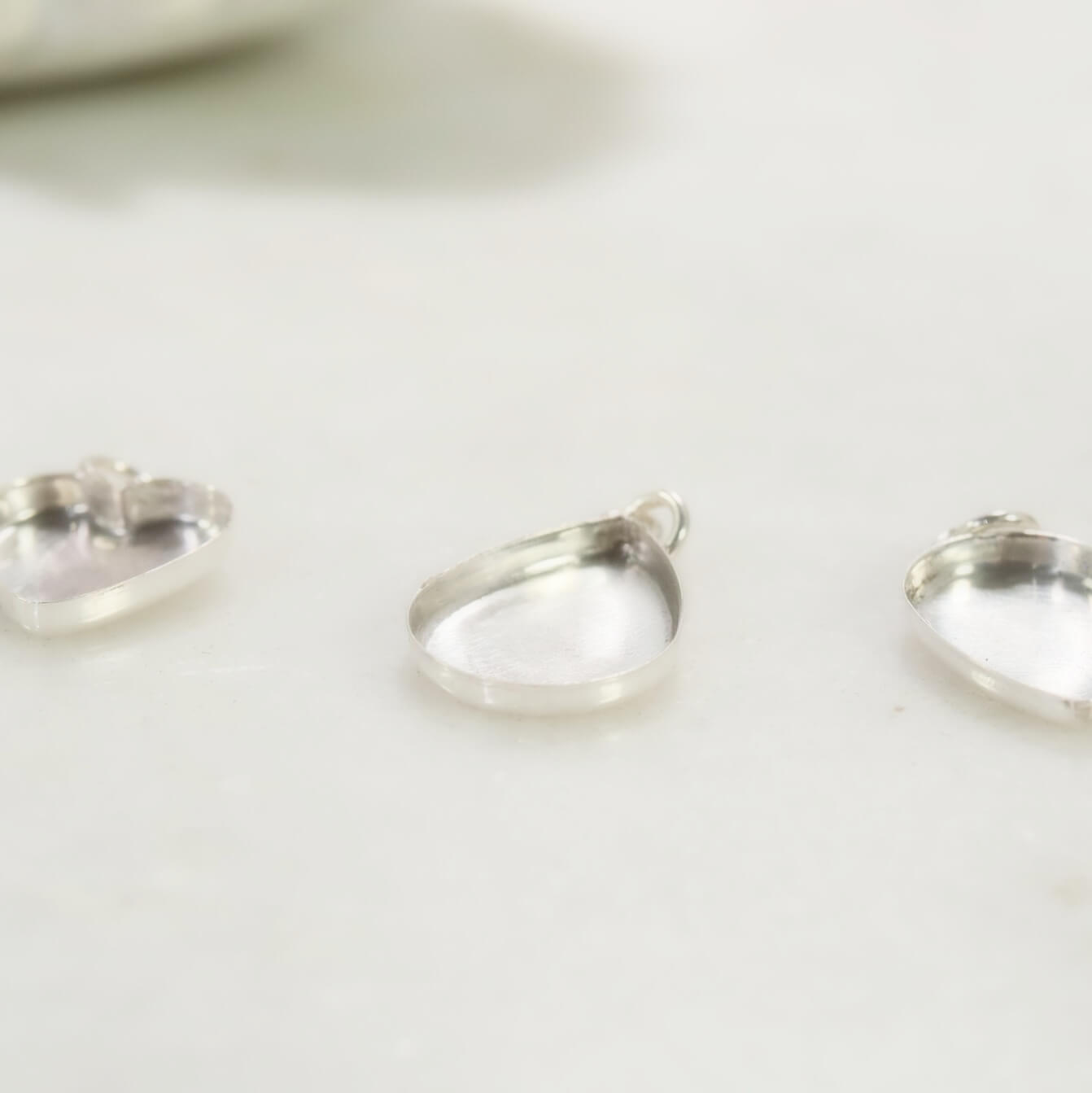 tear drop memorial pendant setting