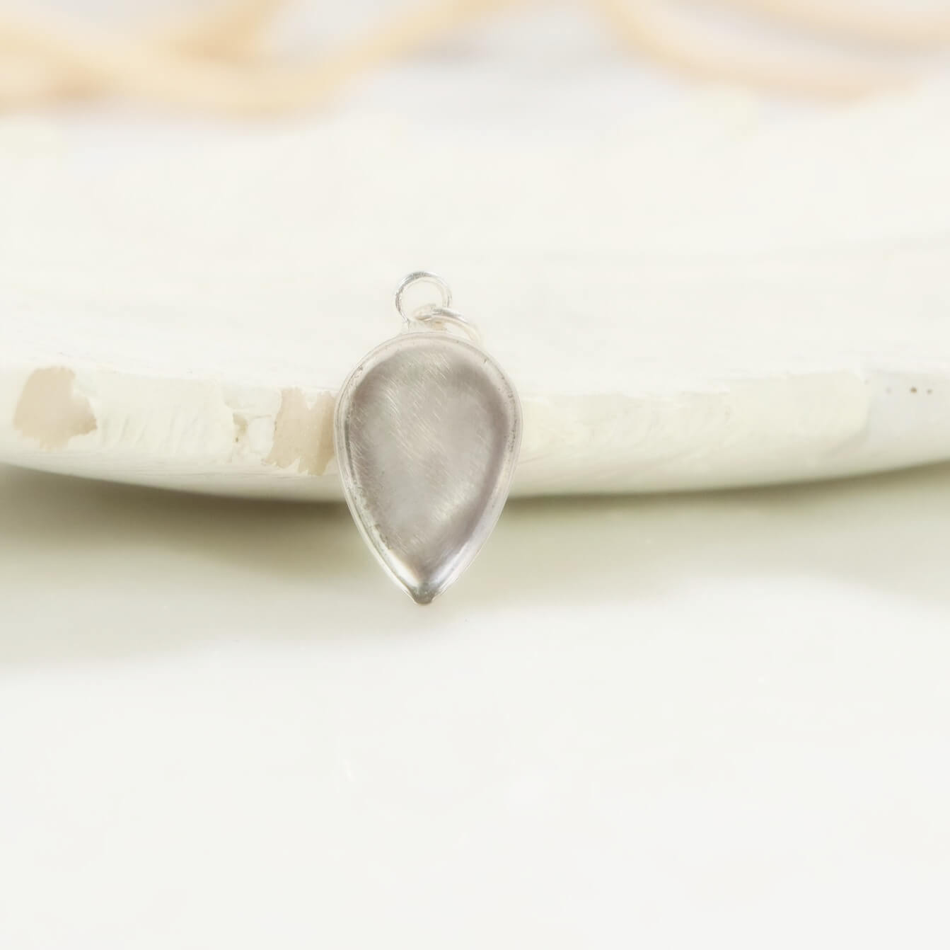drop pendant bezel cup setting