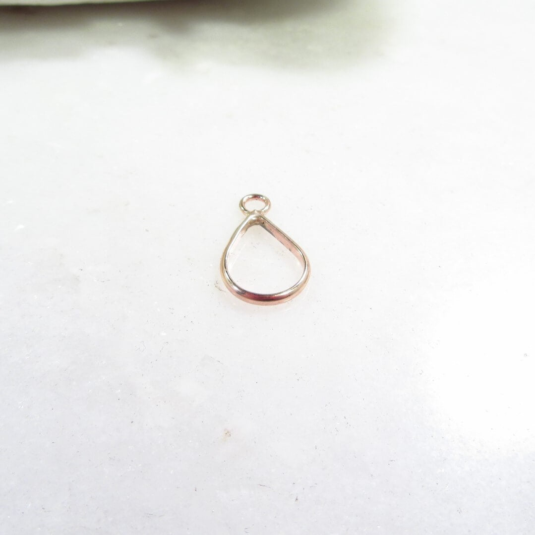 side view resin pendant setting
